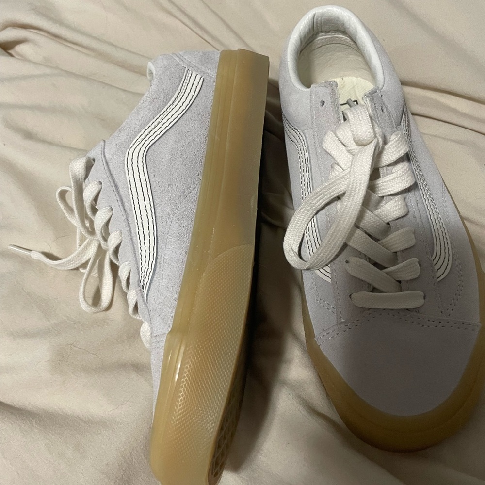 VANS - Picture 3 of 4